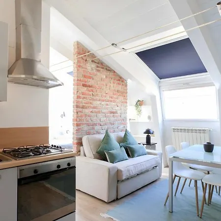 Apartment Plum Guide - The Sky Over