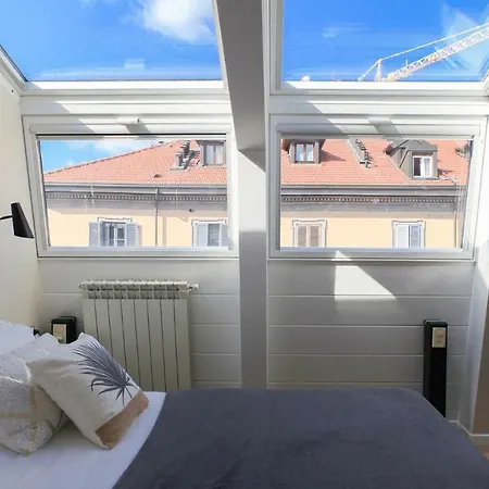 Apartment Plum Guide - The Sky Over *